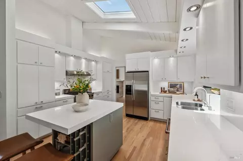 Kitchen - 7 Madrono Ave, Corte Madera, CA 94925 photo 2 of 6