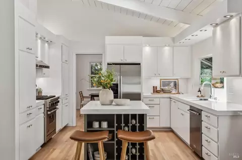 Kitchen - 7 Madrono Ave, Corte Madera, CA 94925 photo 4 of 6