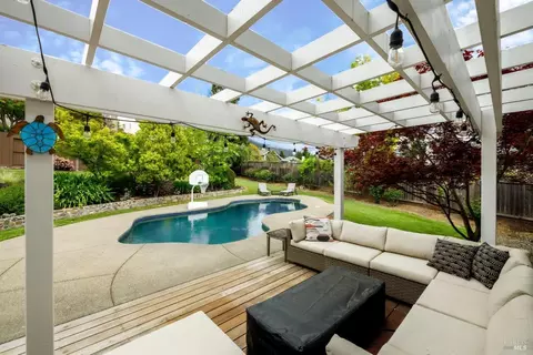 1534 Barn Owl Pl, Santa Rosa, CA 95409