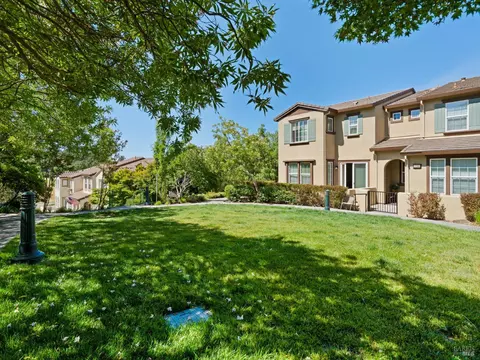 2342 Bell Flower Ln, Santa Rosa, CA 95404