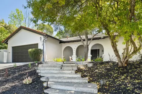 2 Amber Ct, Novato, CA 94947