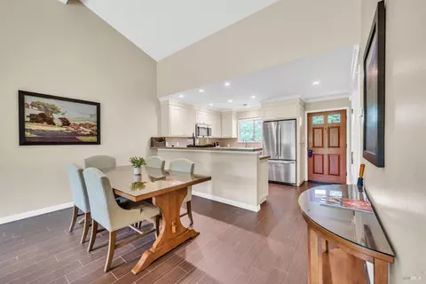 Dining - 883 Oak Leaf Way, Napa, CA 94558 photo 2 of 2