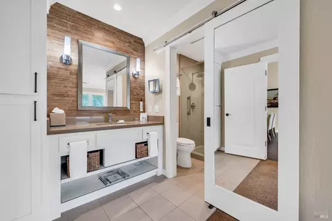 Bath - 883 Oak Leaf Way, Napa, CA 94558 photo 1 of 3