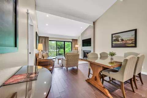 Dining - 883 Oak Leaf Way, Napa, CA 94558 photo 1 of 2