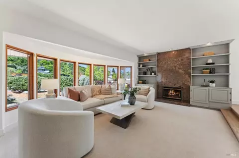 15 Germaine Pl, Novato, CA 94949