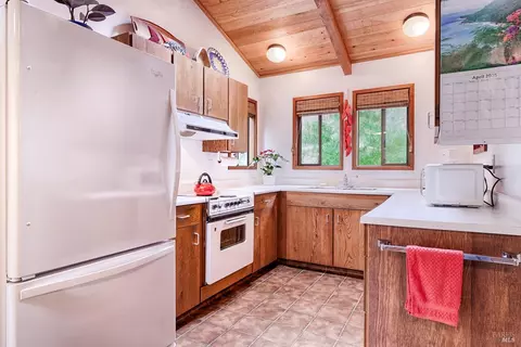 Kitchen - 2 Pine Flat Rd, Cazadero, CA 95421 photo 3 of 6