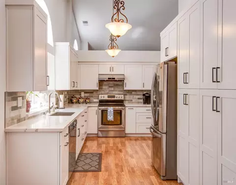 Kitchen - 427 Longridge Dr, Vallejo, CA 94591 photo 3 of 5