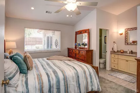 Bedroom - 427 Longridge Dr, Vallejo, CA 94591 photo 1 of 3