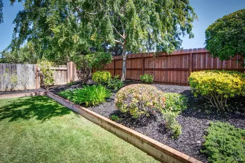 Exterior - 427 Longridge Dr, Vallejo, CA 94591 photo 8 of 9