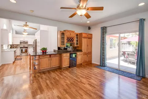 Kitchen - 427 Longridge Dr, Vallejo, CA 94591 photo 5 of 5