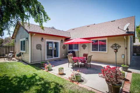 Exterior - 427 Longridge Dr, Vallejo, CA 94591 photo 5 of 9