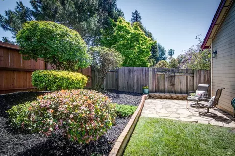Exterior - 427 Longridge Dr, Vallejo, CA 94591 photo 7 of 9