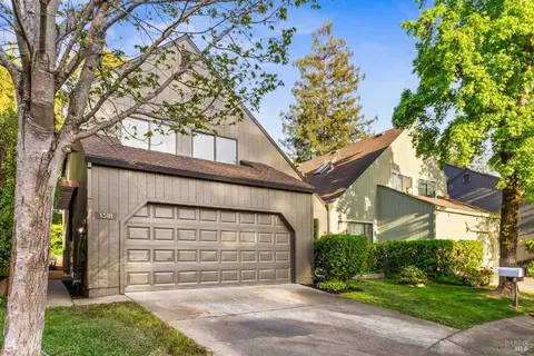 1318 Crofton Ct, Healdsburg, CA 95448
