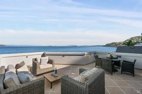 Exterior - 513-515 Bridgeway Blvd, Sausalito, CA 94965 photo 2 of 4