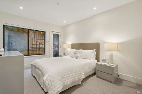 Bedroom - 513-515 Bridgeway Blvd, Sausalito, CA 94965 photo 7 of 8
