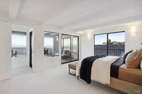 Bedroom - 513-515 Bridgeway Blvd, Sausalito, CA 94965 photo 4 of 8