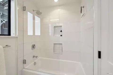 Bath - 513-515 Bridgeway Blvd, Sausalito, CA 94965 photo 9 of 9