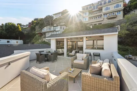 Exterior - 513-515 Bridgeway Blvd, Sausalito, CA 94965 photo 3 of 4