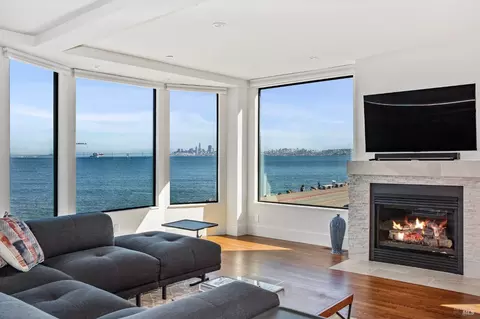 Living - 513-515 Bridgeway Blvd, Sausalito, CA 94965 photo 3 of 7
