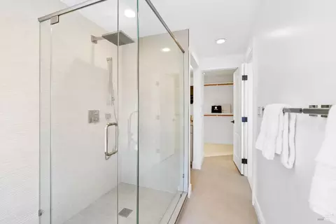 Bath - 513-515 Bridgeway Blvd, Sausalito, CA 94965 photo 7 of 9