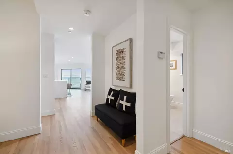 Entry Way - 513-515 Bridgeway Blvd, Sausalito, CA 94965 photo 5 of 8