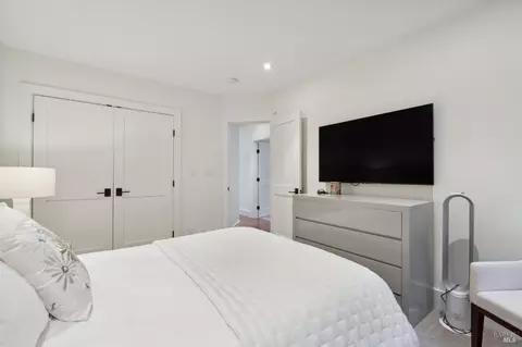 Bedroom - 513-515 Bridgeway Blvd, Sausalito, CA 94965 photo 6 of 8