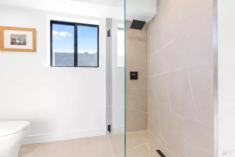 Bath - 513-515 Bridgeway Blvd, Sausalito, CA 94965 photo 2 of 9