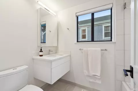 Bath - 513-515 Bridgeway Blvd, Sausalito, CA 94965 photo 8 of 9
