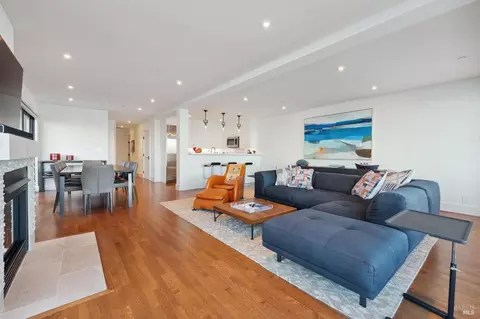 Living - 513-515 Bridgeway Blvd, Sausalito, CA 94965 photo 5 of 7