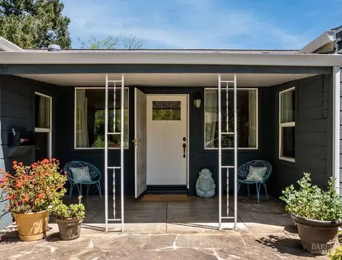 555 Hazel Ave, Ukiah, CA 95482 photo 2