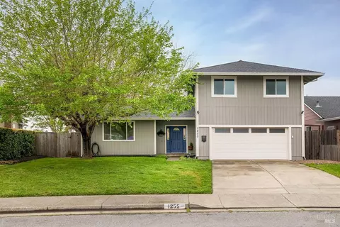1255 Santa Ines Way, Petaluma, CA 94954