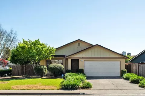 1632 Smokey Mountain Dr, Petaluma, CA 94954