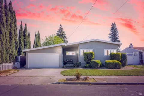 Exterior - 2363 Eva St, Napa, CA 94559 photo 10 of 12
