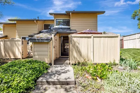 2303 Woodlake Dr, Santa Rosa, CA 95405