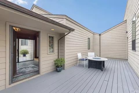 Exterior - 2025 Dubloon Ct, Bodega Bay, CA 94923 photo 9 of 11