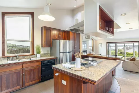 Kitchen - 2025 Dubloon Ct, Bodega Bay, CA 94923 photo 5 of 5