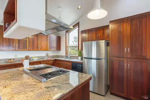 Kitchen - 2025 Dubloon Ct, Bodega Bay, CA 94923 photo 3 of 5