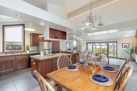 Dining - 2025 Dubloon Ct, Bodega Bay, CA 94923 photo 2 of 2