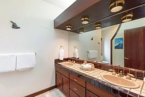 Bath - 2025 Dubloon Ct, Bodega Bay, CA 94923 photo 3 of 5