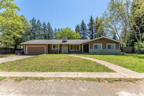 1041 Skyloah Way, Redwood Valley, CA 95470