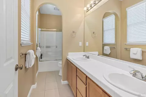 Bath - 8724 Windsor Rd, Windsor, CA 95492 photo 1 of 2