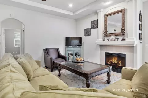 Living - 8724 Windsor Rd, Windsor, CA 95492 photo 1 of 1