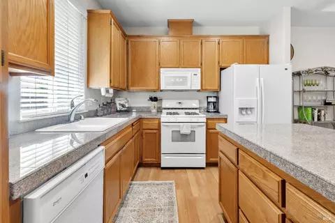 Kitchen - 8724 Windsor Rd, Windsor, CA 95492 photo 5 of 5