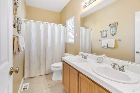 Bath - 8724 Windsor Rd, Windsor, CA 95492 photo 2 of 2
