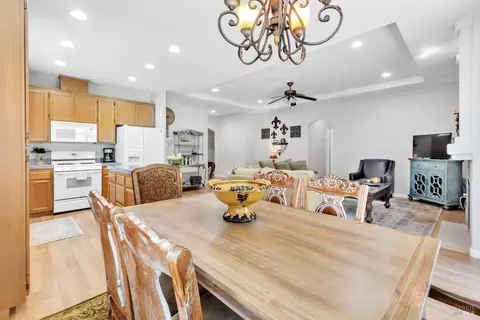 Dining - 8724 Windsor Rd, Windsor, CA 95492 photo 3 of 3
