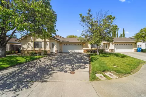 808-810 Kingman Dr, Vacaville, CA 95687
