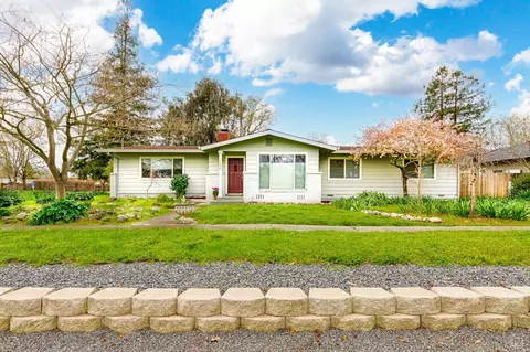 1665 Jennings Ave, Santa Rosa, CA 95401