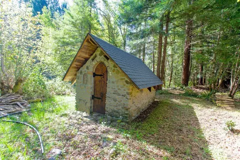 40050 Wilderness Lodge Rd, Branscomb, CA 95417 photo 3