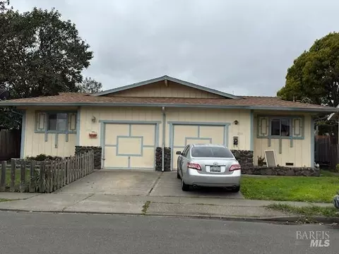 2731 Santa Clara St, Napa, CA 94558