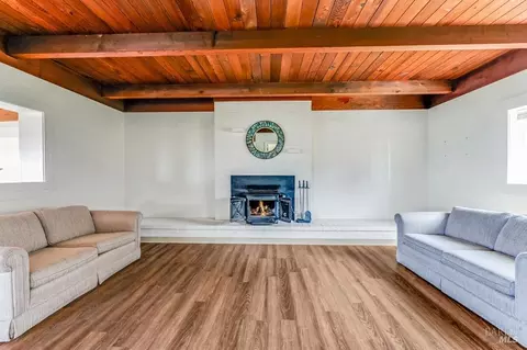 Living - 4981 Conch Ave, Bodega Bay, CA 94923 photo 7 of 9